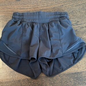 Lululemon Hotty Hot 2.5 Shorts Black
